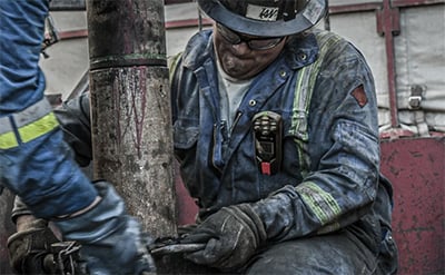 golfo-costa-petrolio-gas-eroe-pollice