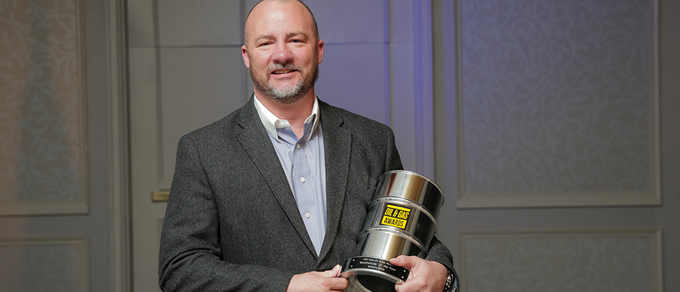 Blackline Safety's Chad Grady accepts Manufacturer of the Year at Oil & Gas Awards 2018
