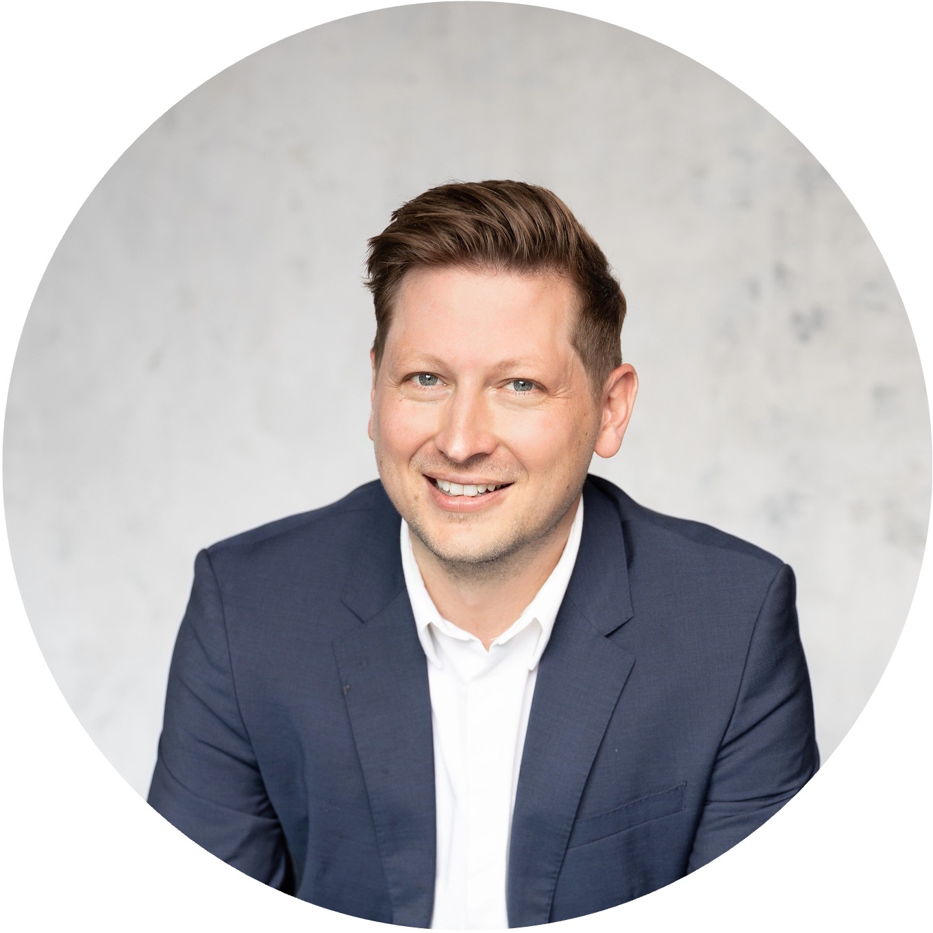 Primo piano di Nathan Bond